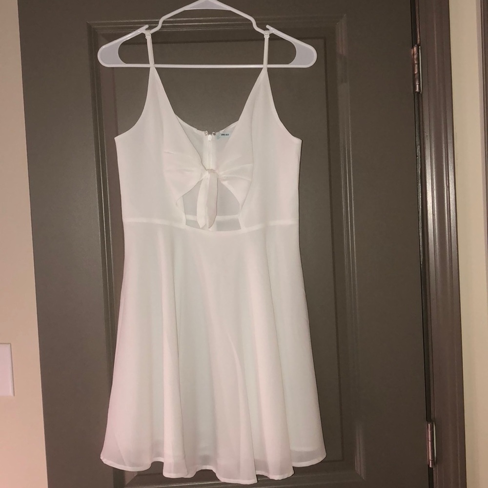White sleeveless dress never worn